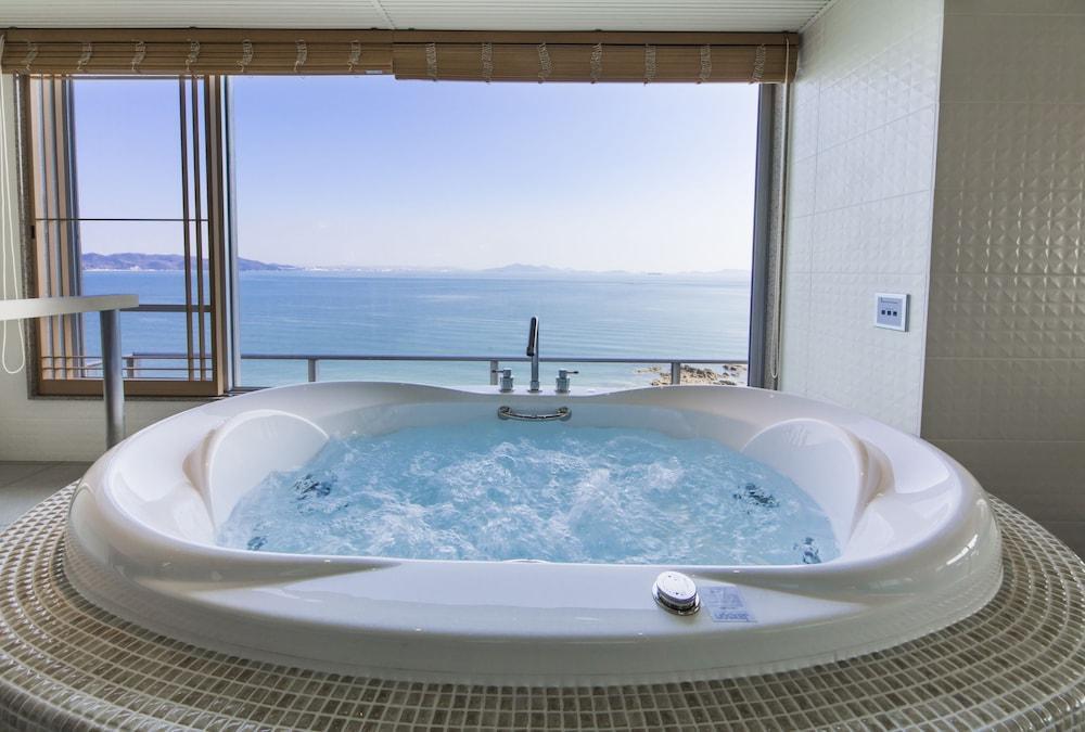 โฮเต็ล โอฟุเตอิ Hotel ฟุกุยามะ ภายนอก รูปภาพ