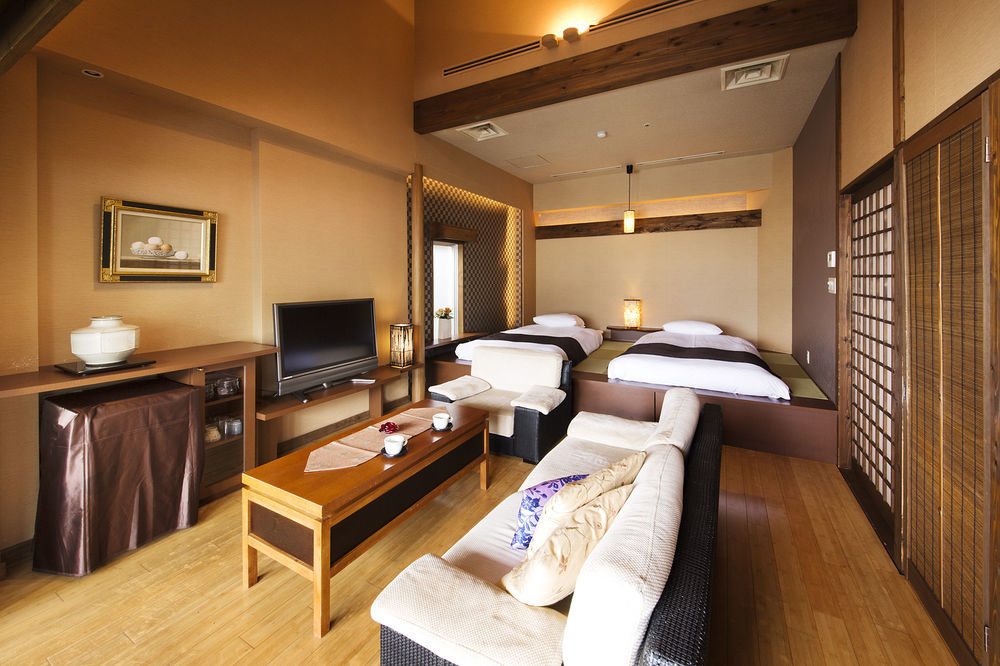 โฮเต็ล โอฟุเตอิ Hotel ฟุกุยามะ ภายนอก รูปภาพ