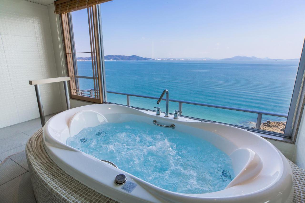 โฮเต็ล โอฟุเตอิ Hotel ฟุกุยามะ ภายนอก รูปภาพ
