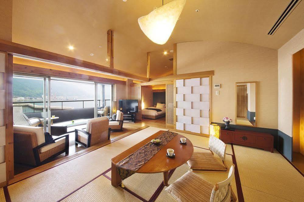 โฮเต็ล โอฟุเตอิ Hotel ฟุกุยามะ ภายนอก รูปภาพ